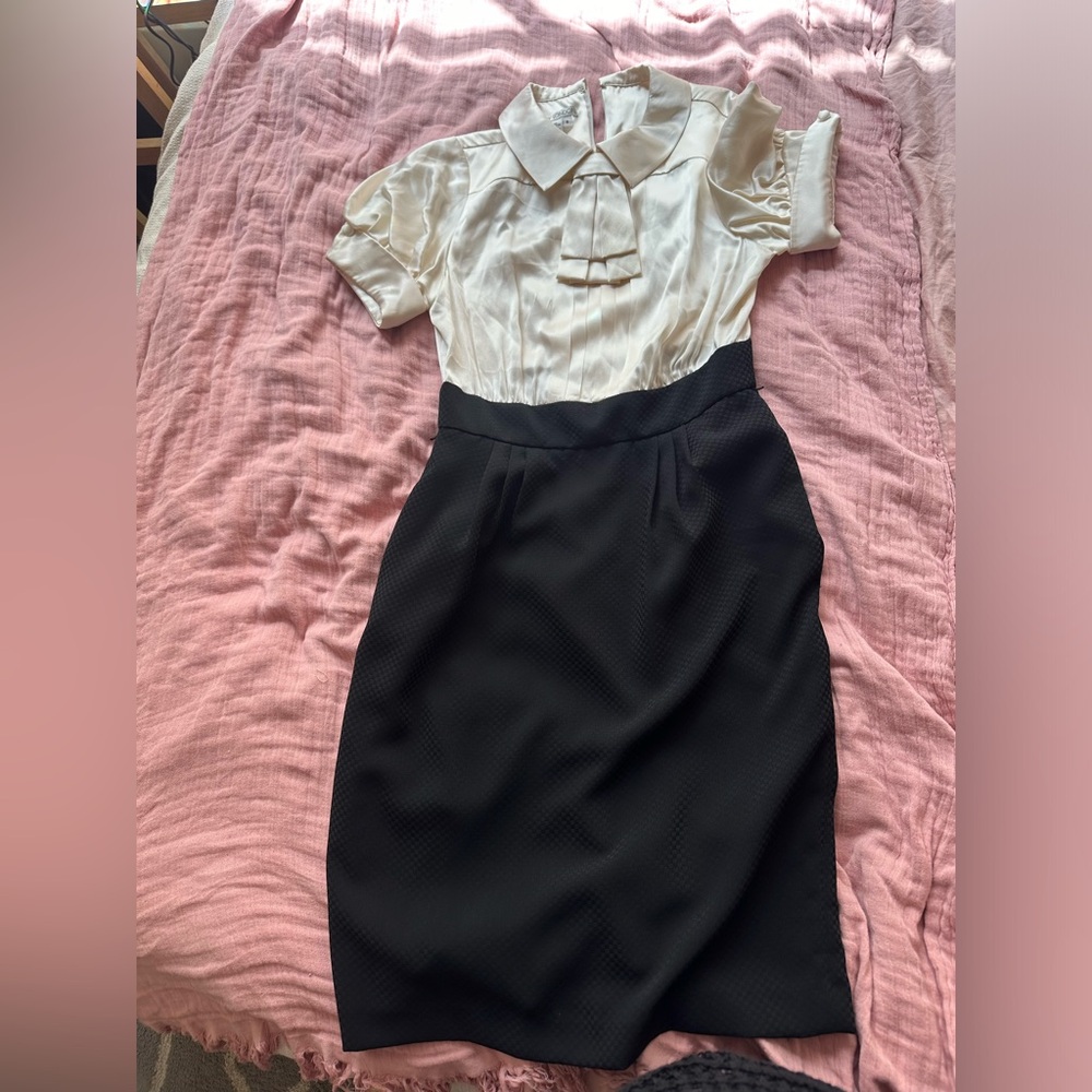 Gorgeous apricot silk top secretary dress size 8 (roomy)